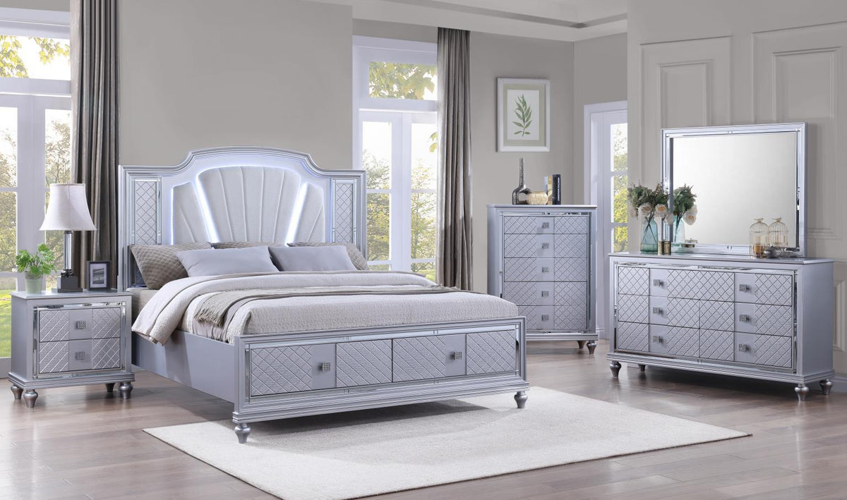 B048 - Chest - Shimmer Silver