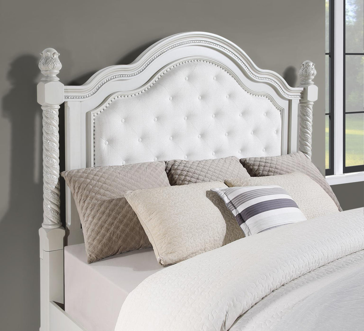 B033 - Bedroom Set