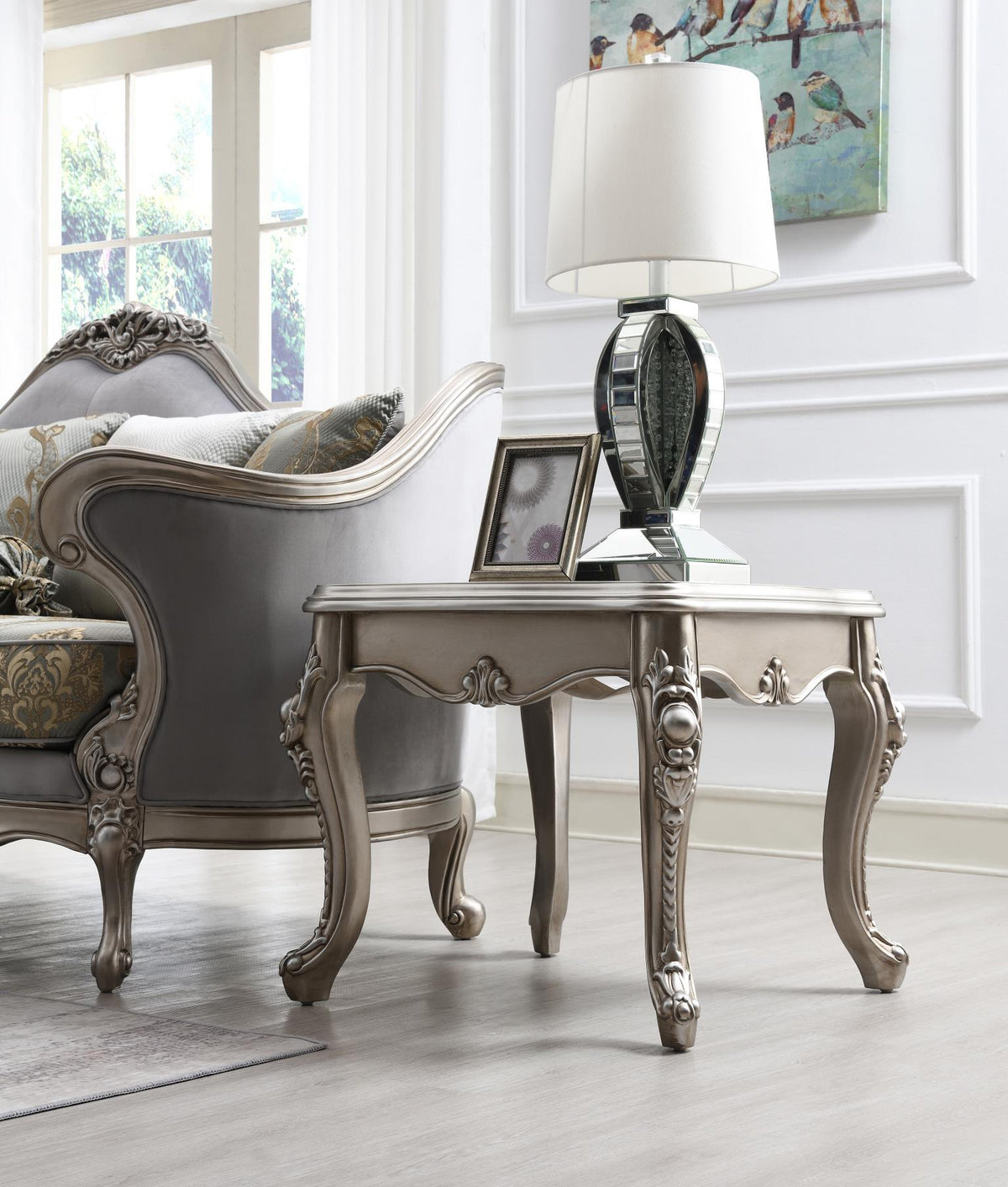 T198 - Traditional Table