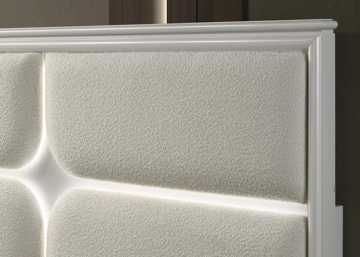 B025 - Bed