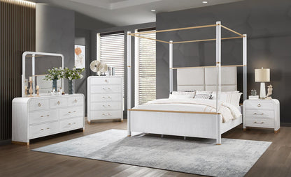 B093 - Canopy Bed