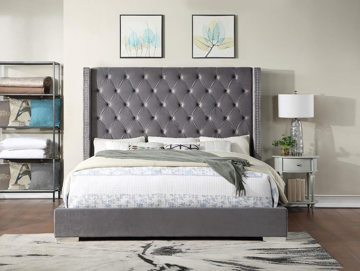 B581 - Velvet Bed