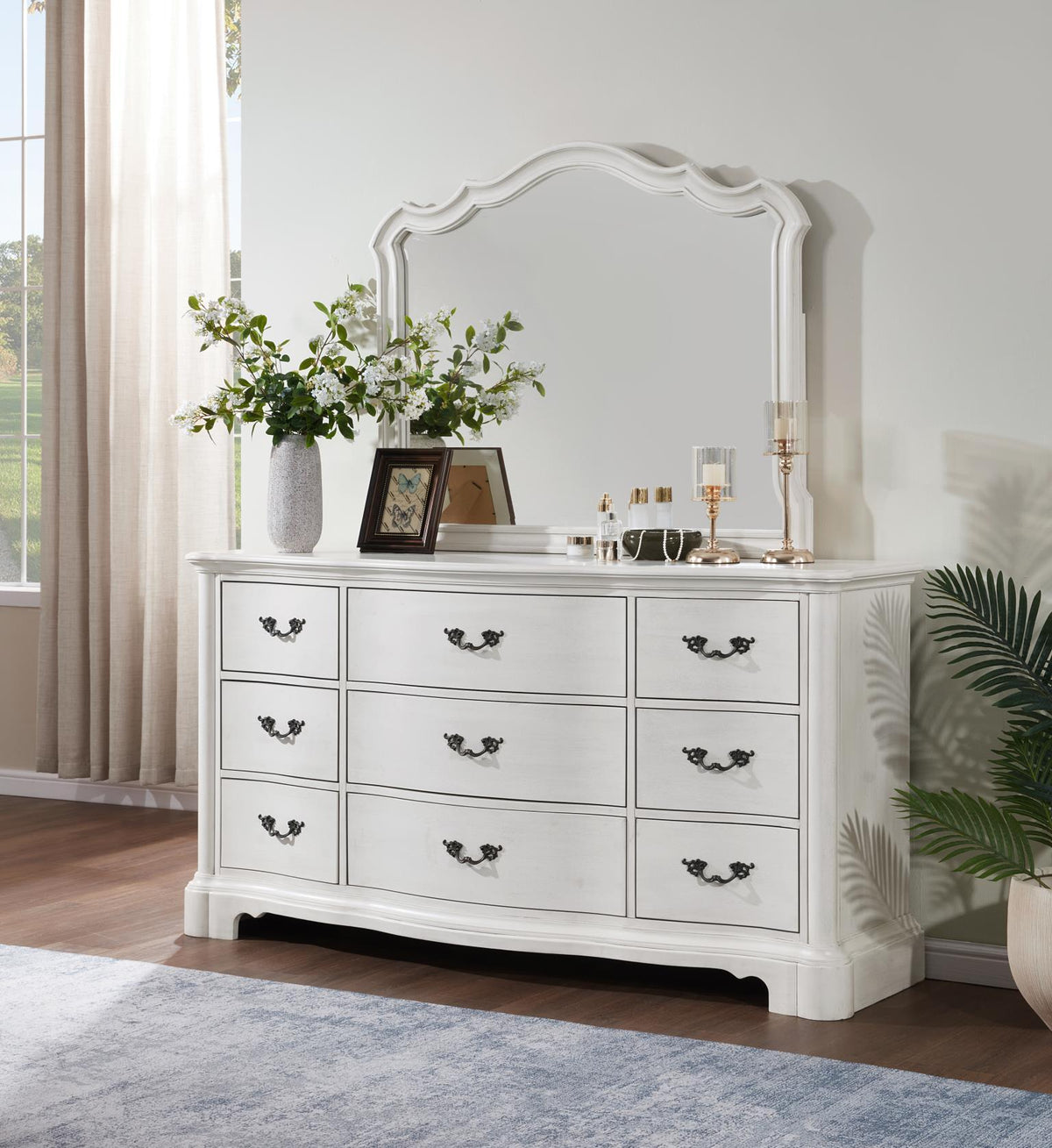 B072 - Bedroom Set