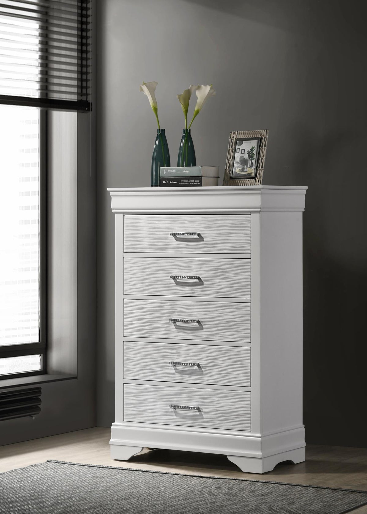 B396 - Chest - White