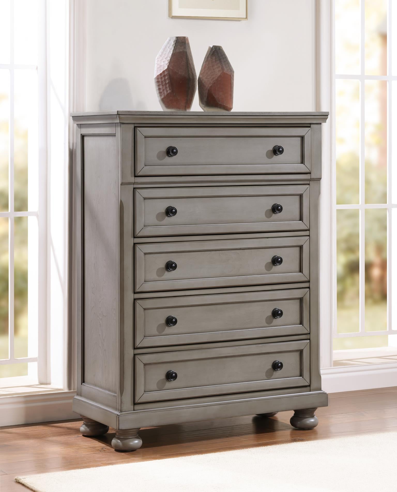 Light Gray Chest with Spacious Drawers & Sleek Design – B070-C