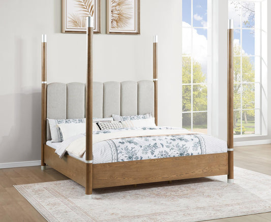 B095 - Canopy Bed