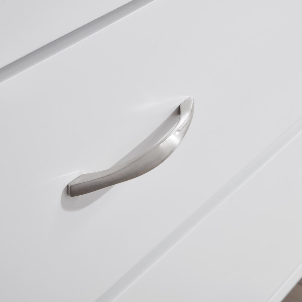 B230 - LED Chest - White